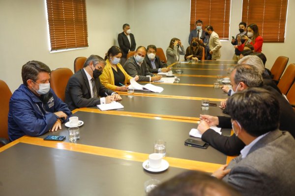 Gobierno da puntapié inicial al Presupuesto 2023 en reunión de Hacienda y Dipres con gobernadores regionales