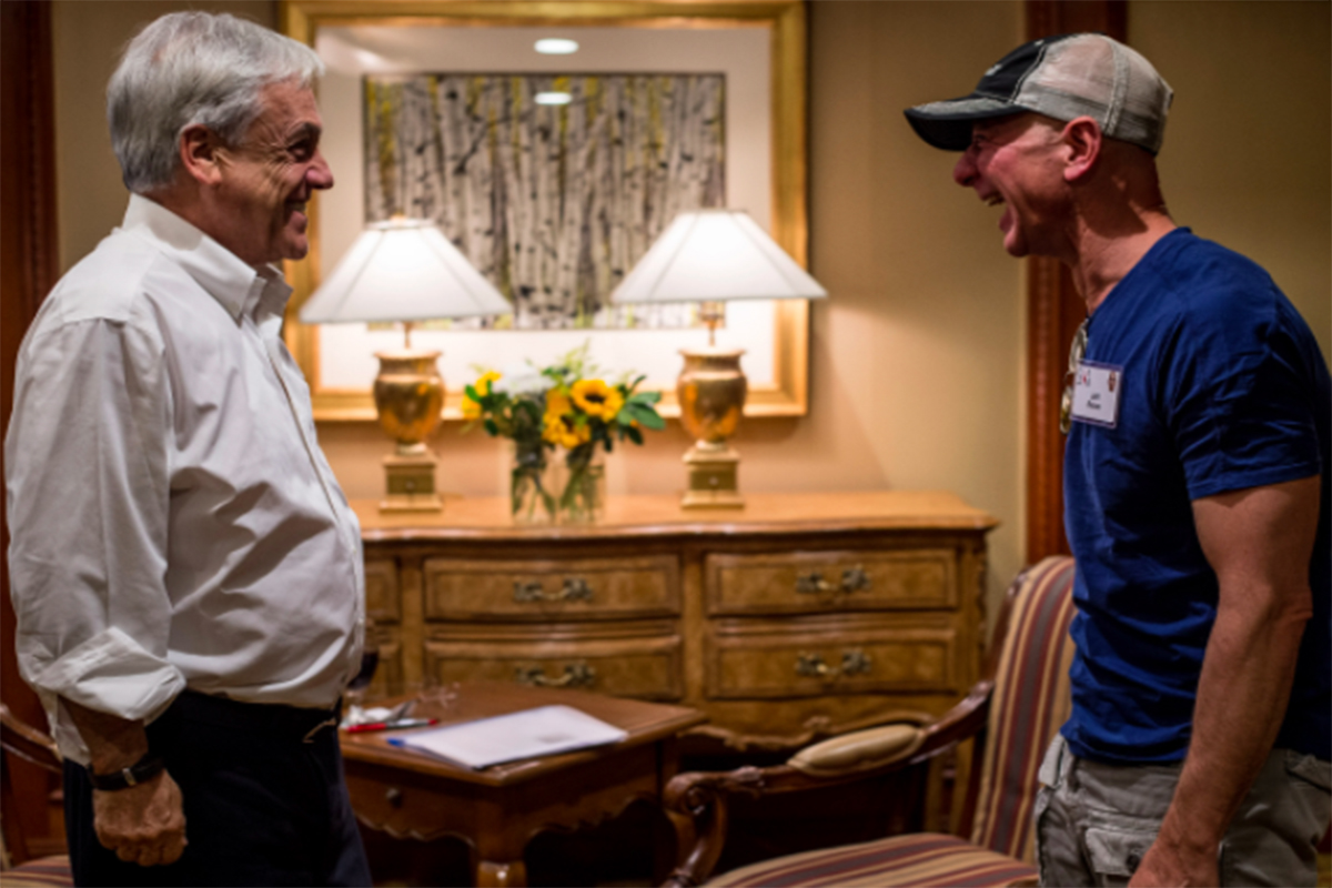 <p>El seminario que podría reunir a Piñera con Bezos y Zuckerberg</p>