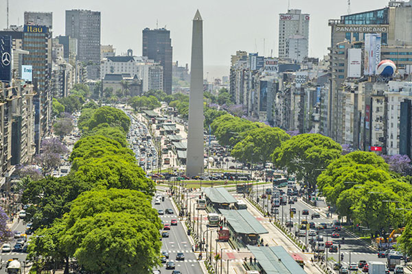 La economía argentina comienza a dar señales de enfriamiento a medida que se acelera la inflación