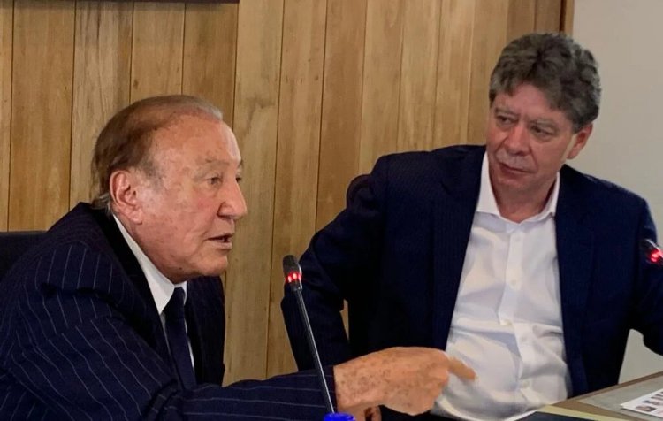 <p>Empresarios colombianos mostraron en nueva reunión los temas económicos a los presidenciables</p>