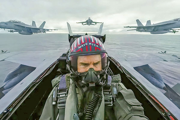 "Top Gun" aumenta las esperanzas del renacimiento del cine