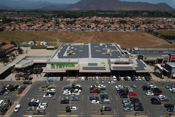 Paseo Parque Machalí cuenta con 745 paneles fotovoltaicos.