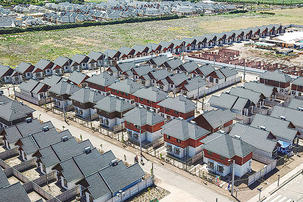 Plan en vivienda buscará arriendos “a precio justo” y construcción de 260 mil unidades