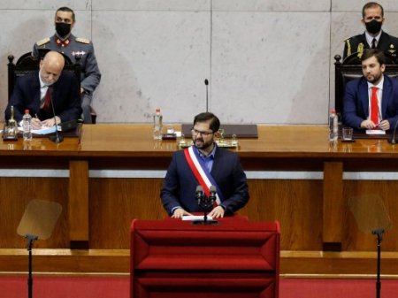 Presidente de Chile hace su primera cuenta pública y traza ruta de reformas estructurales