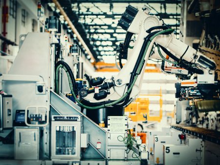 La gigante alemana Porsche firma alianza con la filial de vehículos voladores eléctricos de Embraer