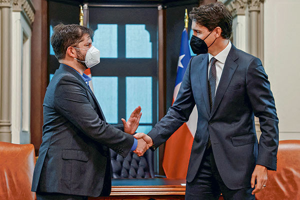 Con el encuentro con el primer ministro de Canadá, el Presidente Boric inició su gira por América del Norte. Foto: Reuters