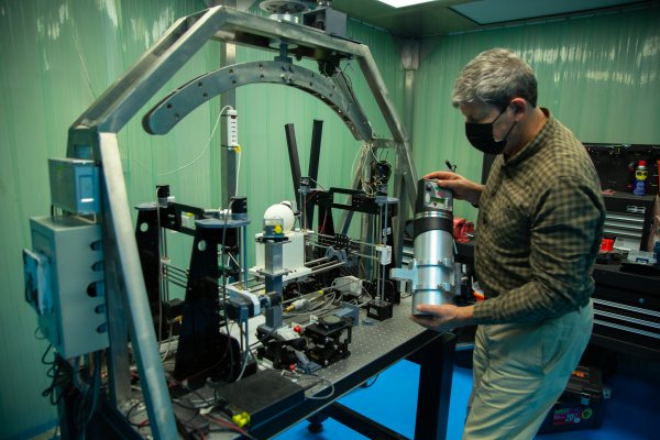 Rodolfo Figueroa en el 'bunker' de investigación de la UFRO.