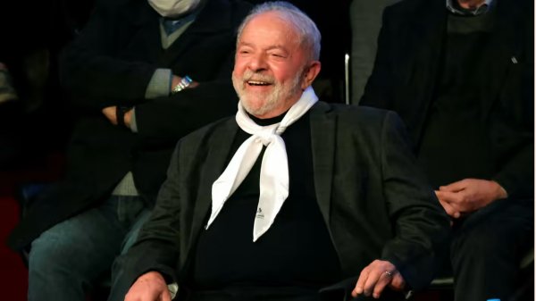 Lula eliminaría el tope de gasto público de Brasil, según manifiesto de su campaña