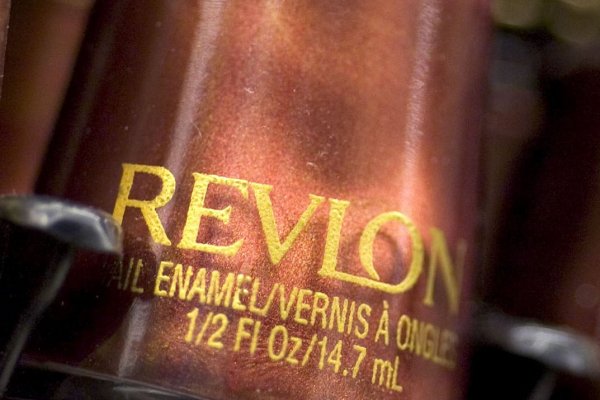 Revlon a las puertas de la bancarrota: se acogería al Capítulo 11 de EEUU y acciones se derrumban