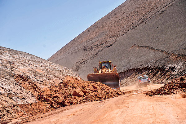Minera de Luksic exhibe ante inversionistas en Canadá dos de sus exploraciones en Chile