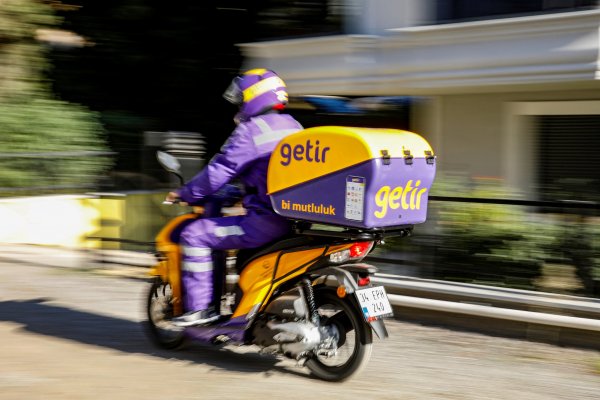 FT: Tras el fin del capital barato la "economía de sirvientes" podría estar llegando a su término