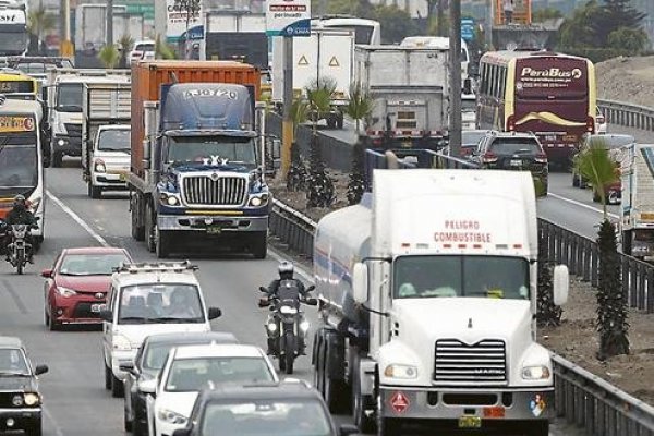 <p>Transportistas de carga de Perú ratifican paro para el próximo 4 de julio por alza de peajes</p>