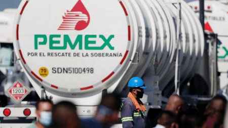 Mexicana Pemex subiría procesamiento crudo en seis refinerías locales