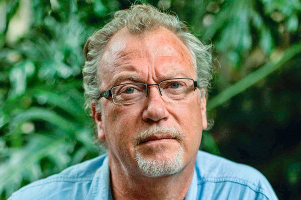 Jon Lee Anderson: Chile "ha perdido control de sus fronteras, sus leyes e inclusive de su población”