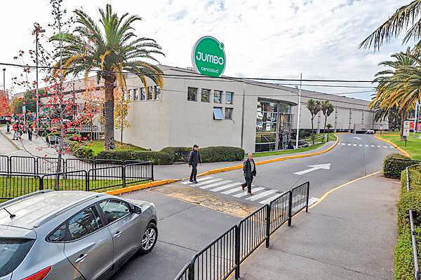 Aseguradoras buscan que se les pague por autos robados en malls