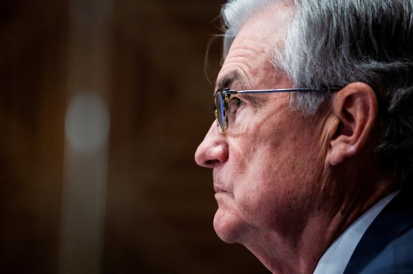 Powell vuelve a enfatizar que la Fed está “sumamente enfocada” en regresar a la inflación al objetivo del 2%