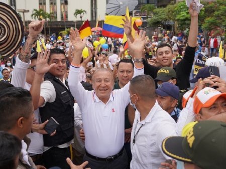 Impulso de Rodolfo Hernández a la presidencia de Colombia respaldado por el ferviente apoyo local