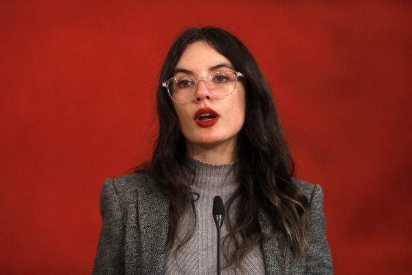 Vallejo dice que gobierno continuará diálogo con trabajadores de Codelco por Ventanas "aunque sea en paro"