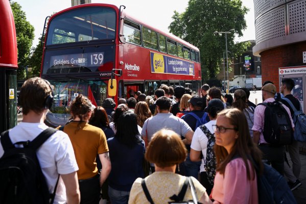 Mayor huelga ferroviaria en 30 años detiene trenes en Reino Unido y cierran estaciones del metro en Londres