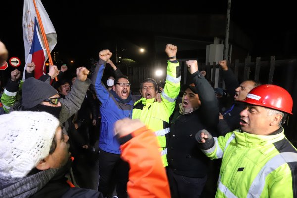 Trabajadores de Codelco inician paro en todas las divisiones en rechazo a cierre de Ventanas