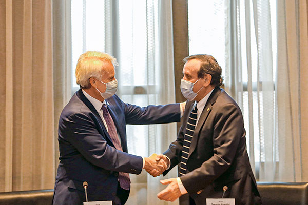 Controladores de la Red de Salud UC CHRISTUS sellaron cambio en estructura societaria y reorganización operativa