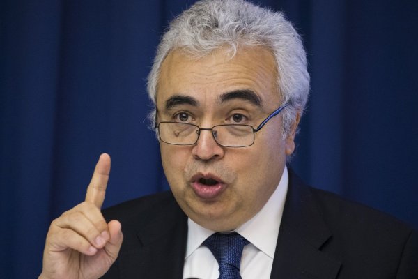 AIE alerta que Europa debe prepararse para un corte total de gas ruso