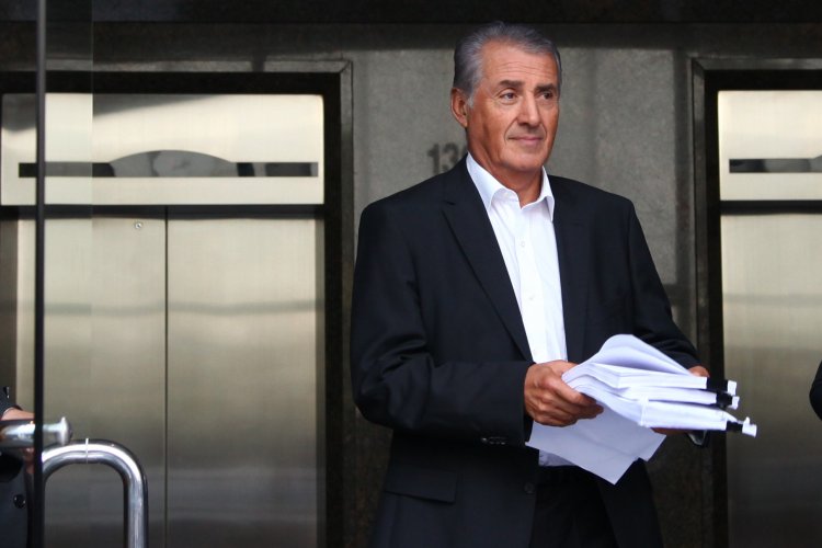 <p>Fortuna del rey del litio chileno está en riesgo por iniciativa del gobierno de nacionalizar el mineral</p>