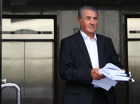 Fortuna del rey del litio chileno está en riesgo por iniciativa del gobierno de nacionalizar el mineral