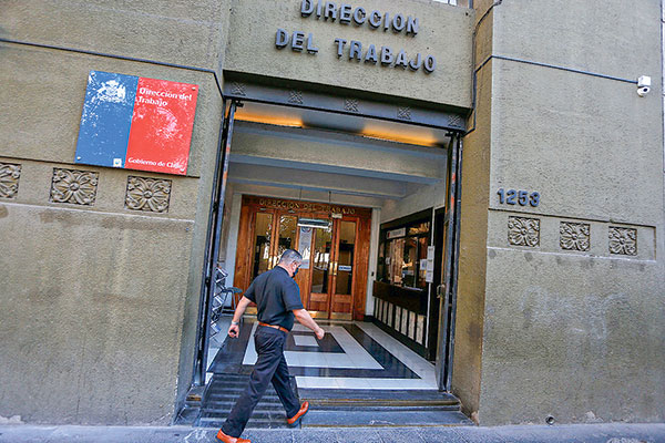 Dirección del Trabajo hizo un llamado de atención a Construmart por monto de un bono compensatorio de sala cuna