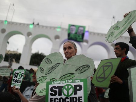 <p>Opinión FT: Brasil permite anarquía en la selva amazónica</p>