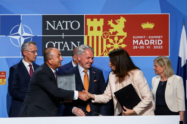 Turquía retira veto: Finlandia y Suecia vuelven a la senda de adhesión a la OTAN