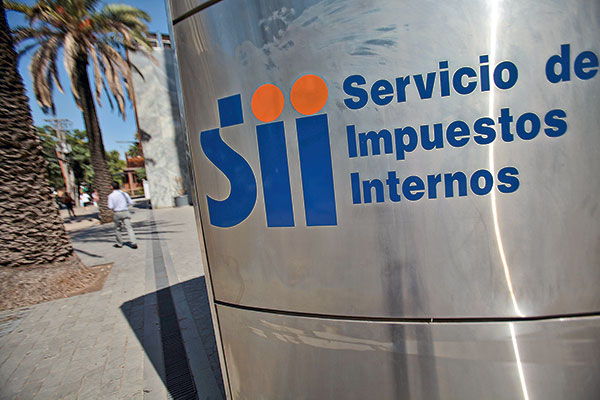 Ad portas de la reforma tributaria, publican la ley que obliga a bancos a informar al SII saldos en cuentas superiores a 1.500 UF