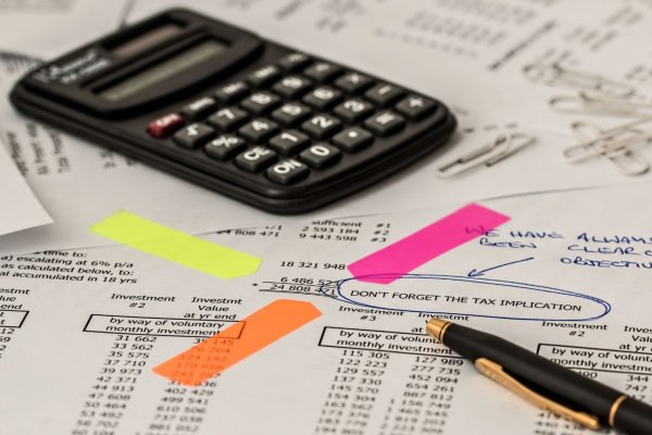 Estudio UNAB: alta tasa de impuestos corporativos en Chile provoca pérdida de competitividad internacional