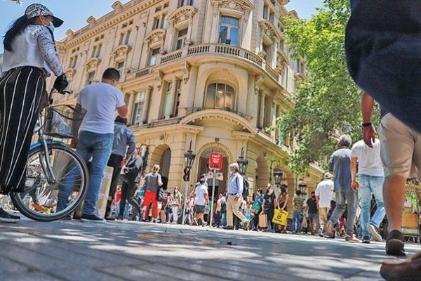 Criteria: Siguen en caída la percepción de los chilenos acerca de la situación económica y de la Convención Constituyente