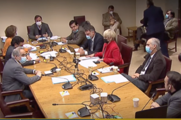 <p>Ahora en DF | Avanza en el Senado reforma que rebaja quórum para modificar actual Constitución</p>