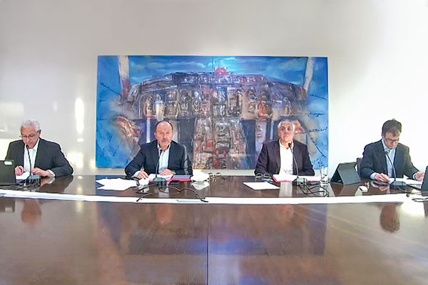 Ignacio Cueto, presidente, y Roberto Alvo, CEO, encabezaron ayer la junta de accionistas de Latam Airlines.