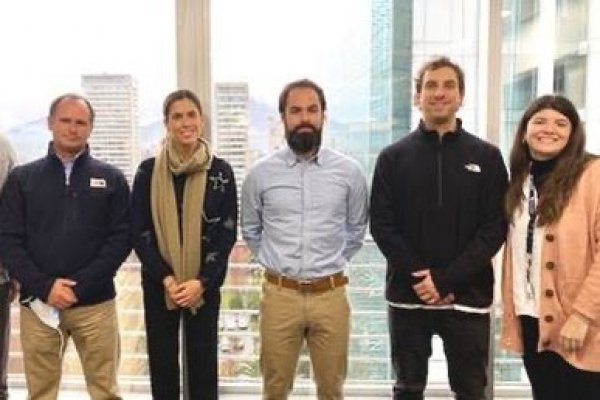 Francisco Benavides, Jaime Wood (Usplat), Pilar Soffia (Gallagher), José Luís Rencoret (Usplat), Pablo González (Usplat), Magdalena Castillo (Gallagher)