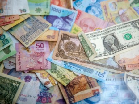 <p>¿Por qué el dólar no ha golpeado a las monedas de Perú o Brasil en 2022?</p>