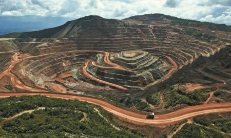 Día negro de los commodities: Granos tocan mínimos en Chicago y en México las mineras retroceden con fuerza