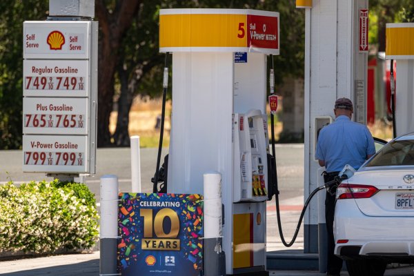 Consumidores en EEUU ven inflación aumentando durante próximo año, pero expectativas parecen mejor ancladas