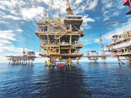 Rigidez en gasto por Pemex y pensiones llevó a Moody’s a rebajar nota de México