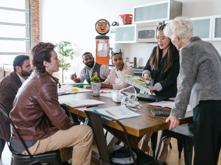 Chile, Uruguay y Colombia: los países con más espacio para atraer inversionistas por su talento digital