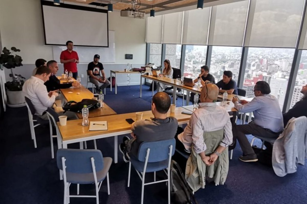 <p>La nutrida agenda de 14 FinTech chilenas que buscan abrirse paso en México</p>