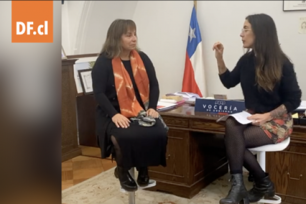 <p>Ahora en DF | Ministra Jeannette Vega explica las ayudas del Plan Chile Apoya</p>