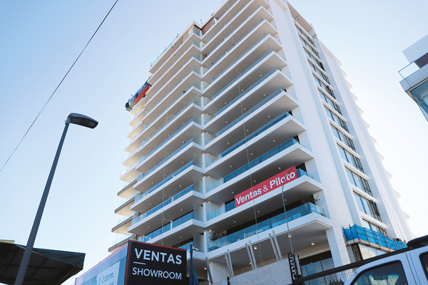 Constructoras e inmobiliarias en alerta: bancos aumentan exigencias para la entrega de financiamiento