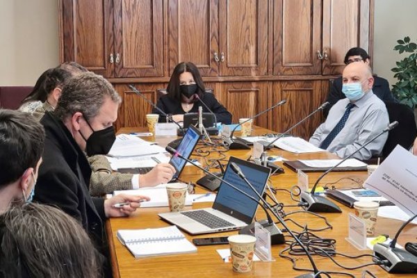 Extensión del congelamiento de tarifa del transporte público se discutirá en el marco de la Ley de Presupuesto