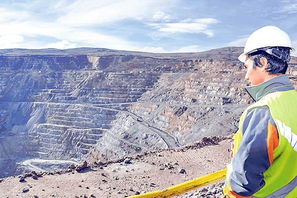 Anglo American reporta que su producción de cobre en Chile cae más de 20% ante menores leyes y falta de agua