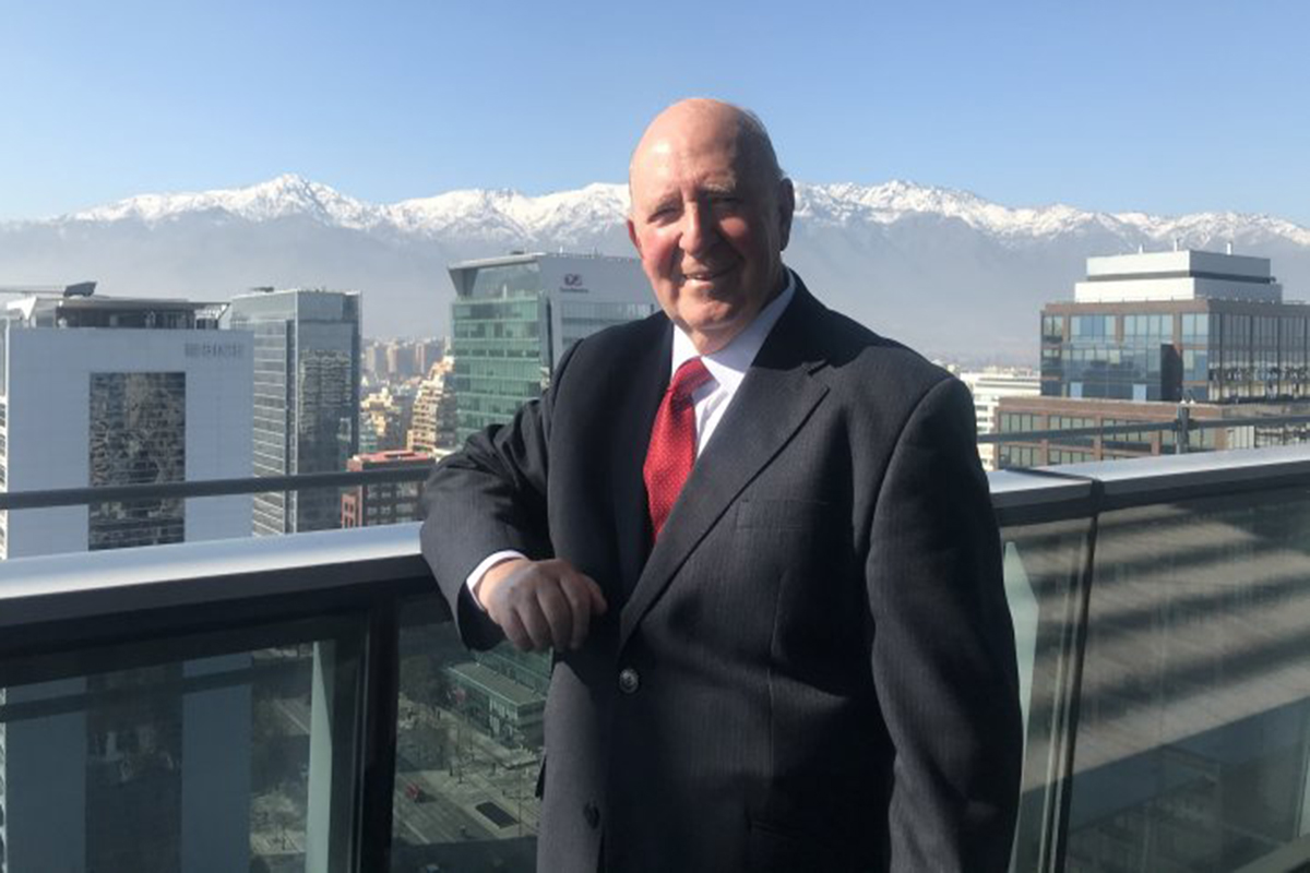 <p>Ex embajador Schmidt: "Con el peso que tiene China para Chile, no podemos estar sin alguien en la embajada"</p>