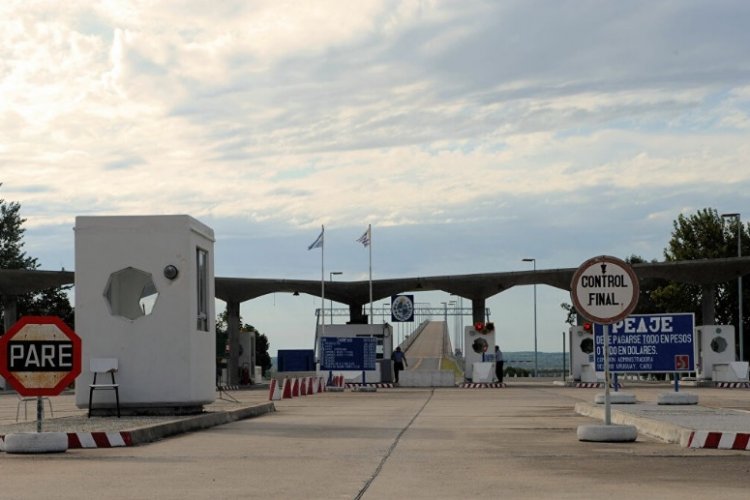 <p>Cepo al dólar: la alternativa cambiaria plantean los industriales uruguayos para exportar a Argentina</p>