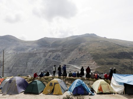 MMG suspende su proyección de producción de cobre a raíz de crisis en mina Las Bambas en Perú